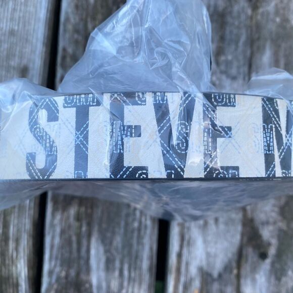 Steve Madden Faux Leather Cream Belt w/"Steve Madden" in Black. Size Large. NWT - Picture 8 of 10